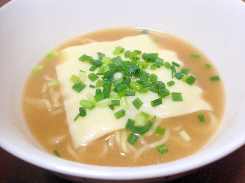 インスタントで簡単☆チーズ味噌ラーメン